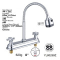 Neues Design Großhandel Taps Dual Griff Mixer, OEM -Design Wasserhahn Tipp, Becken Wasserhahn Badezimmer